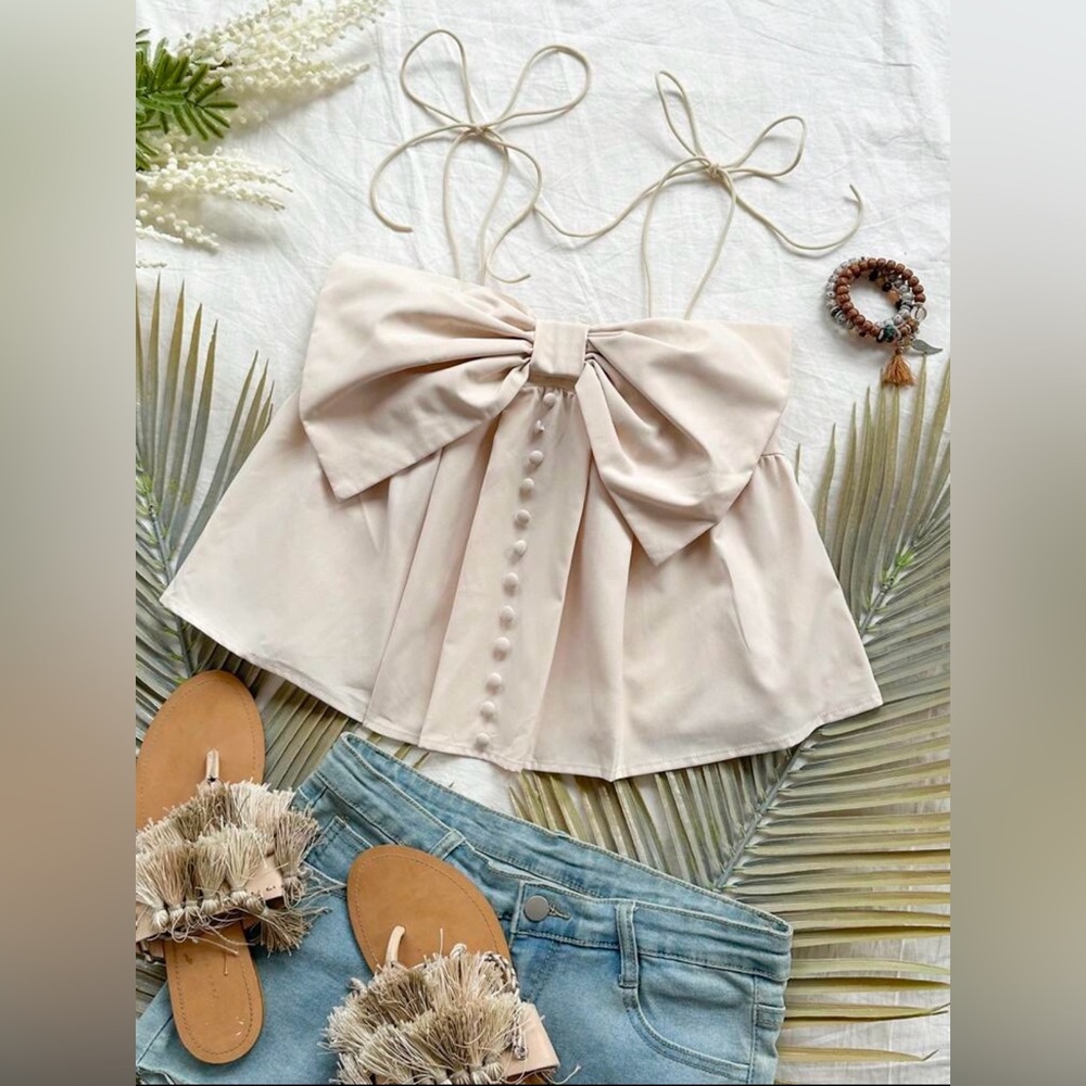 NWOT Flirty Feminine Ruffle Cream Bow Tie Top